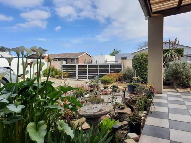 Townhouse for rent in Groot Brak Rivier, Western Cape