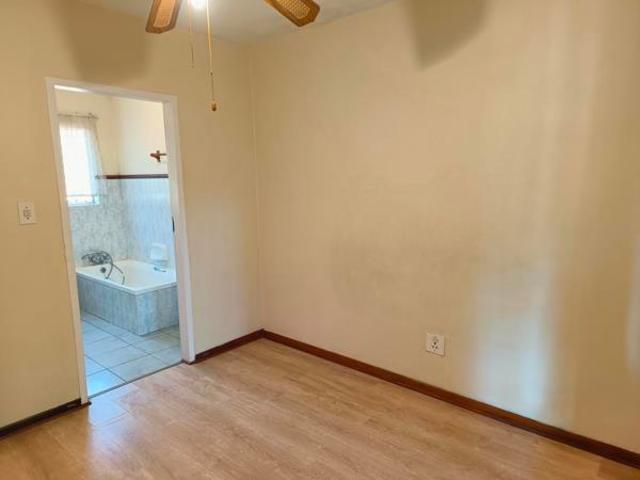 Townhouse for rent in Waterkloof, Gauteng