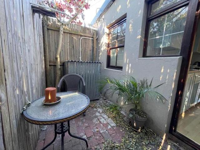 Townhouse for rent in Cape Town, Western Cape