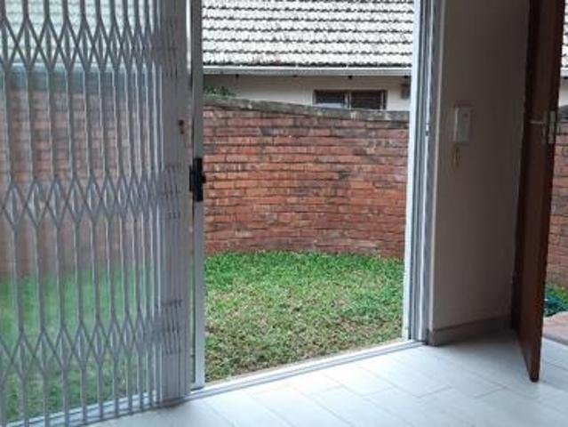 Townhouse for rent in Seaview, Kwazulu-natal