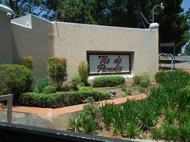 Townhouse for sale in Vosloorus, Gauteng
