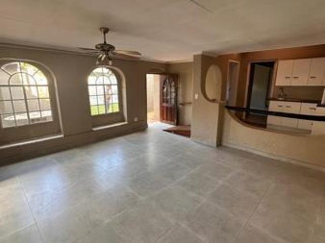 Room for rent in Waterkloof, Gauteng