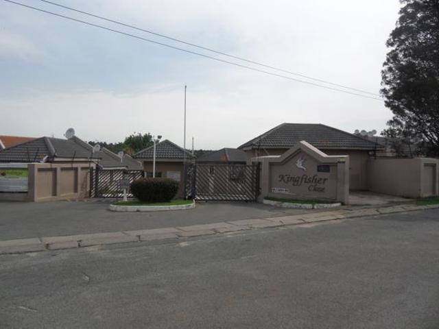 Townhouse for rent in Vosloorus, Gauteng