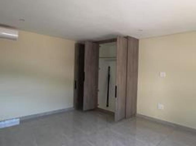 Townhouse for rent in Seaview, Kwazulu-natal