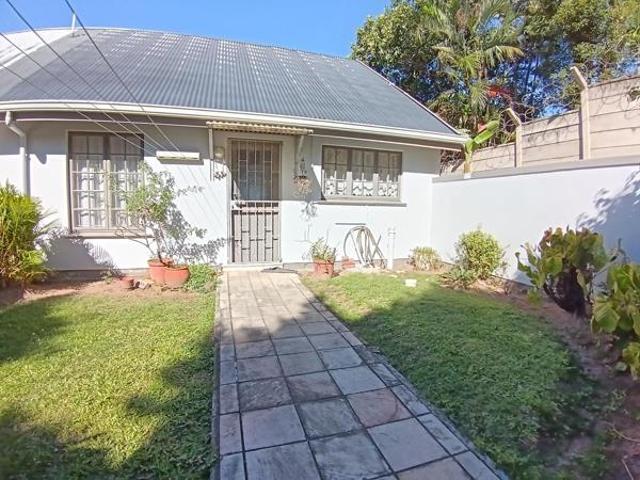 Townhouse for rent in Seaview, Kwazulu-natal
