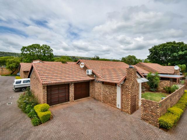 Townhouse for sale in Waterkloof, Gauteng
