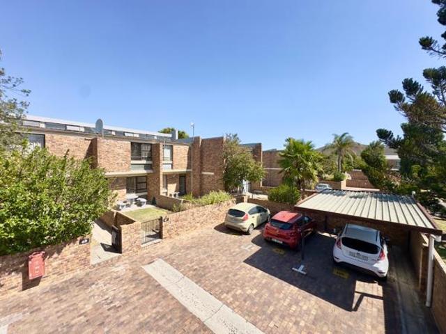 Townhouse for rent in Durbanville, Western Cape