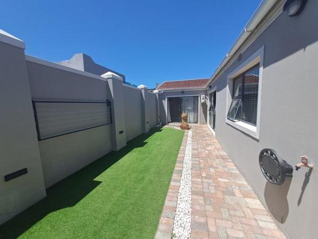 Townhouse for rent in Cape Town, City of Cape Town