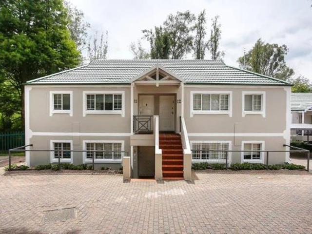 Townhouse for rent in Vosloorus, Gauteng