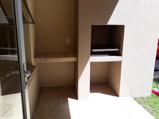 Townhouse for rent in Vosloorus, Gauteng