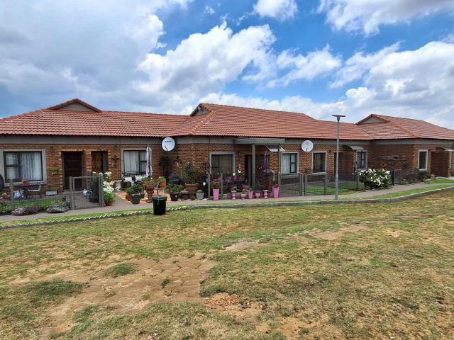 Townhouse for sale in Gert Sibande, Mpumalanga