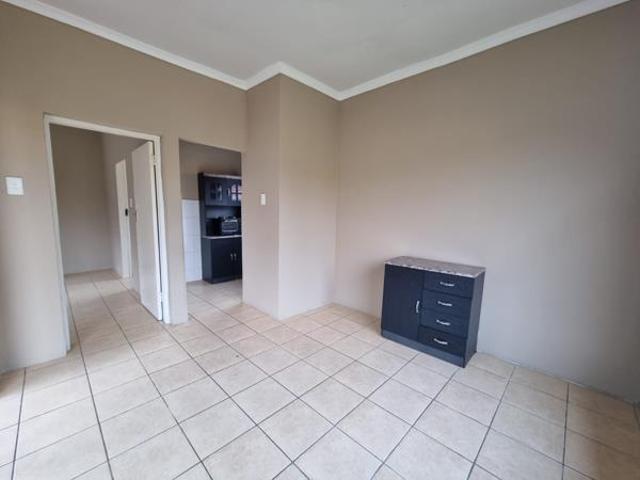 Townhouse for rent in Vosloorus, Gauteng