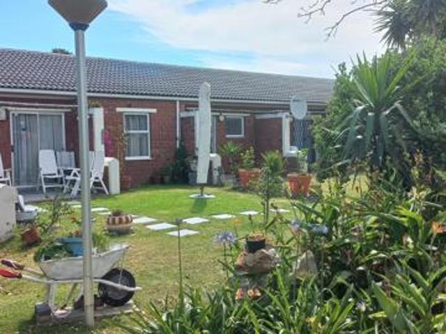 Townhouse for sale in Baardskeerdersbos, Western Cape