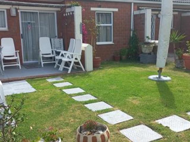 Townhouse for sale in Baardskeerdersbos, Western Cape