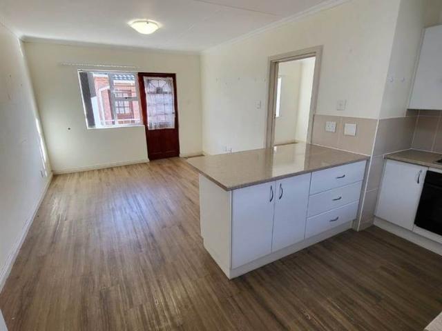 Townhouse for sale in Port Elizabeth, Eastern Cape