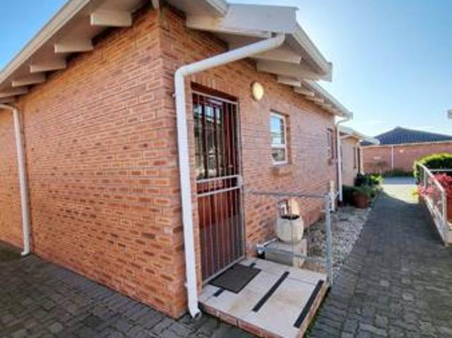 Townhouse for sale in Port Elizabeth, Eastern Cape