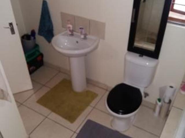 Townhouse for rent in Vosloorus, Gauteng
