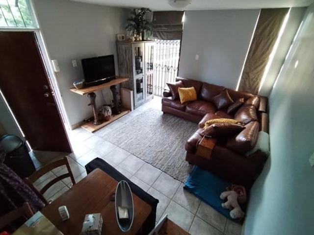 Townhouse for rent in Waterkloof, Gauteng