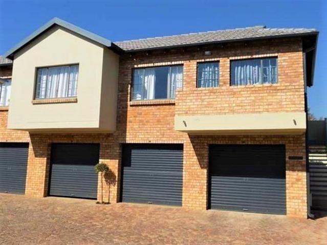 House for rent in Waterkloof, Gauteng