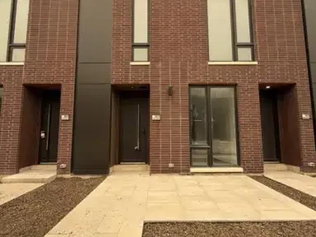 Townhouse for rent in Strathroy-caradoc, Ontario