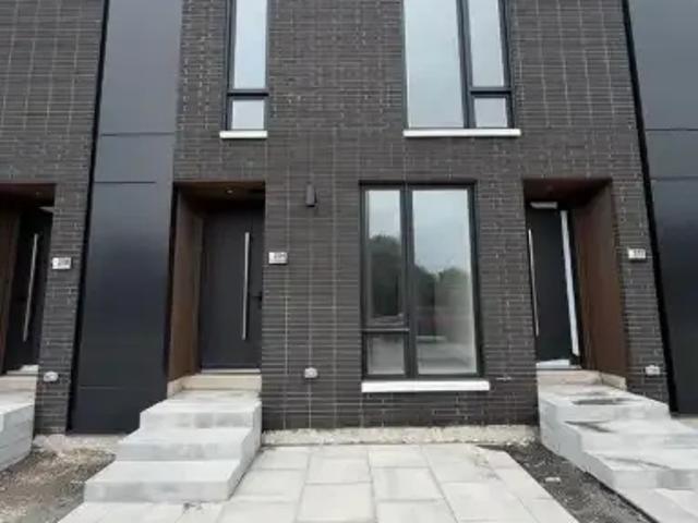 Townhouse for rent in St. Catharines, Golden Horseshoe