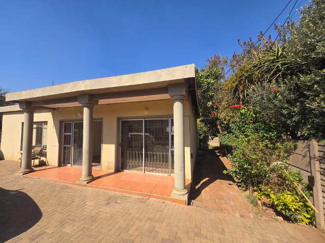 House for rent in Waterkloof, Gauteng