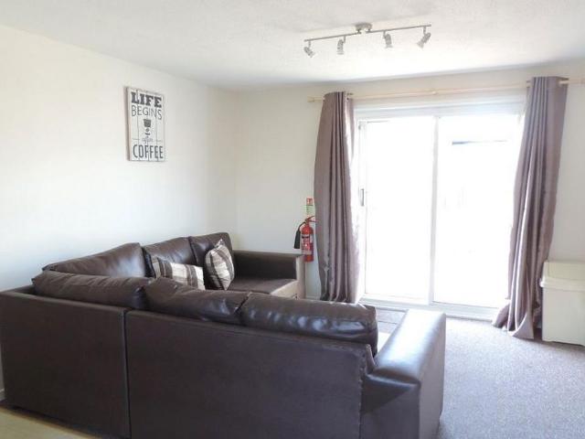 Townhouse for rent in Bretton, Peterborough