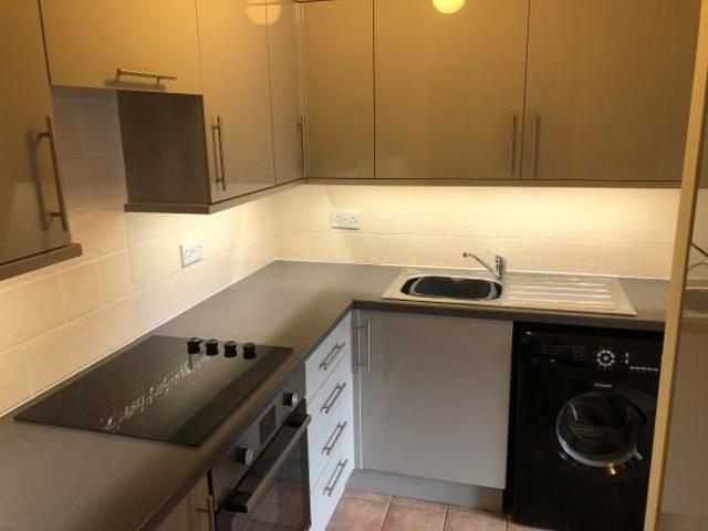 Townhouse for rent in Burbage, Wiltshire
