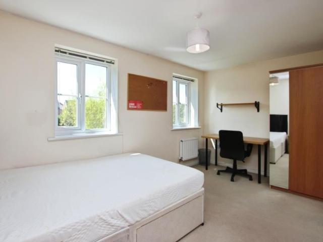 Townhouse for rent in Cheswick, Harry Stoke