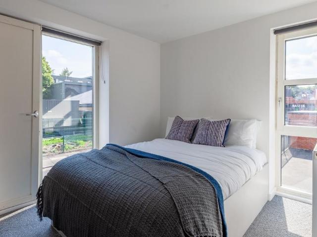 Townhouse for rent in Haddon, East Midlands