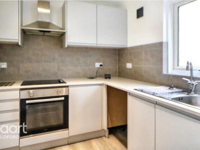 Townhouse for rent in Westborough, Surrey