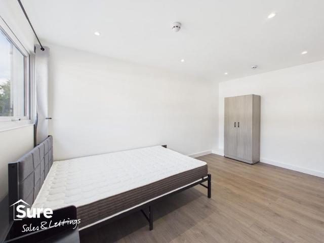 Townhouse for rent in Grovehill, Dacorum
