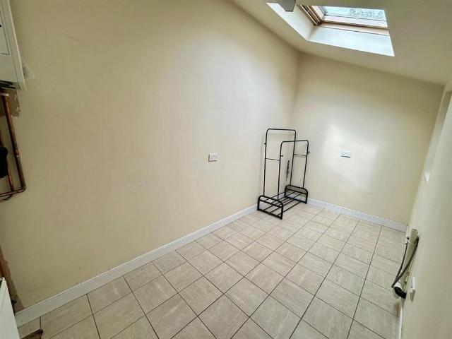 Townhouse for rent in Tettenhall, West Midlands