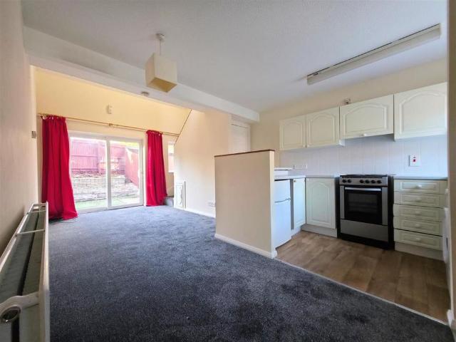 Townhouse for rent in Hills Lane, Madeley