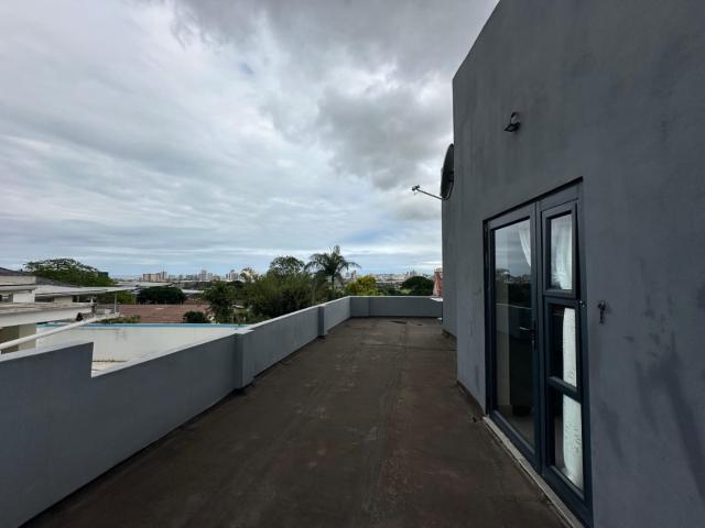 Townhouse for rent in Seaview, Kwazulu-natal