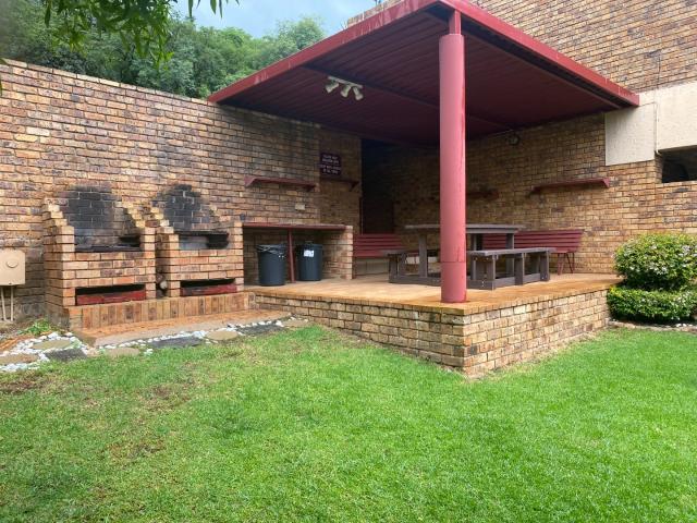 Townhouse for rent in Vosloorus, Gauteng