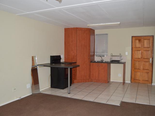 Townhouse for rent in Vosloorus, Gauteng