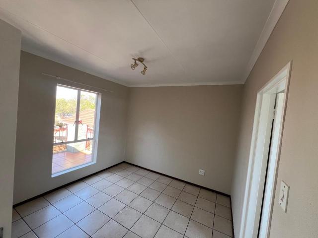 Townhouse for rent in Randhart, Ekurhuleni