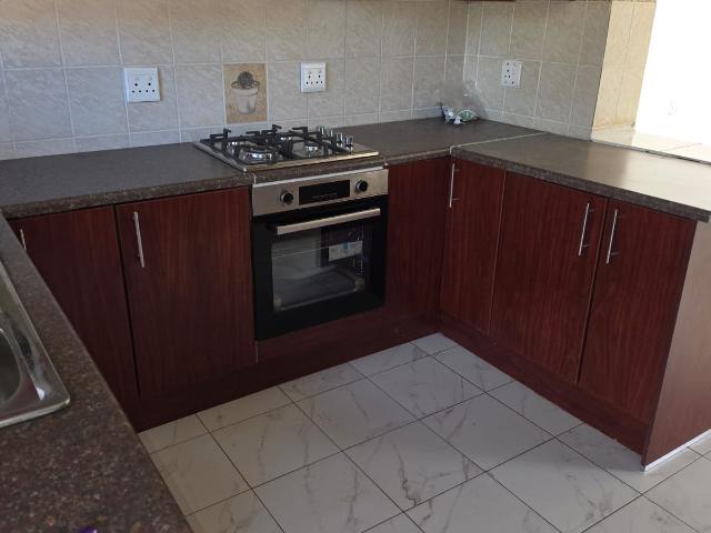 Townhouse for rent in Vosloorus, Gauteng