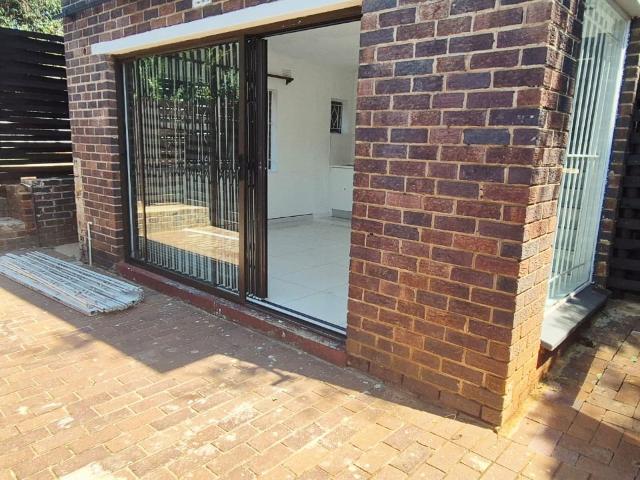 Townhouse for rent in Vosloorus, Gauteng