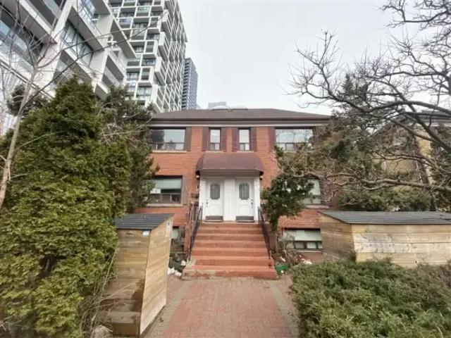 Townhouse for rent in Woburn, Ontario