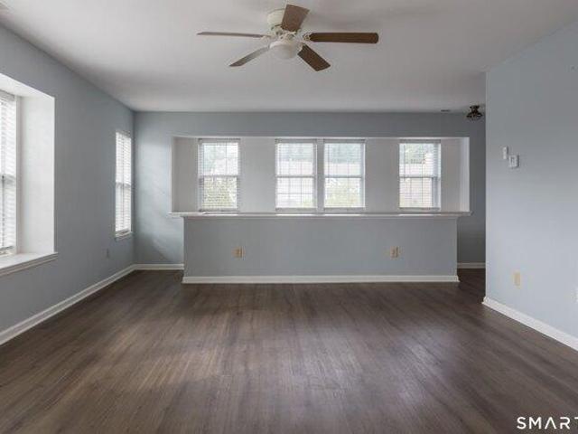 Condo for sale in Trumbull, Connecticut