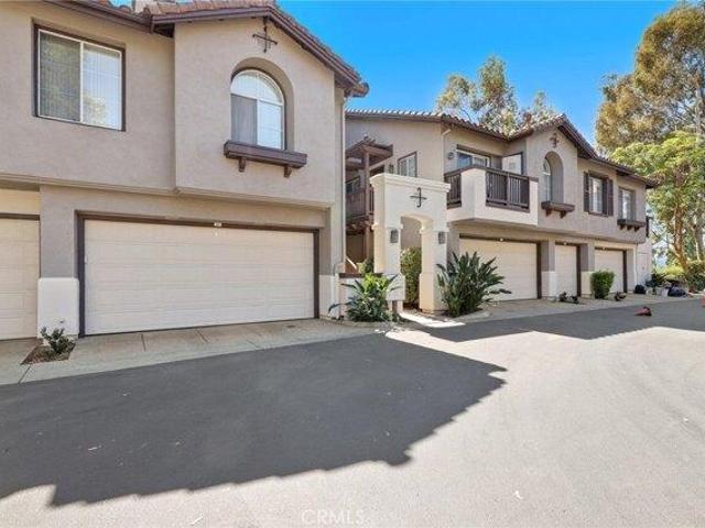 Condo for sale in Tustin, California