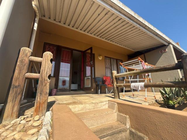 Apartment for rent in Escombe, Queensburgh