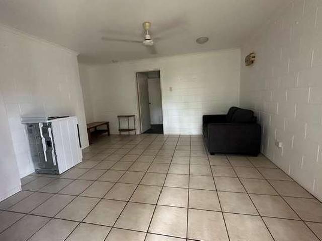 Apartment for rent in Westcourt, Cairns