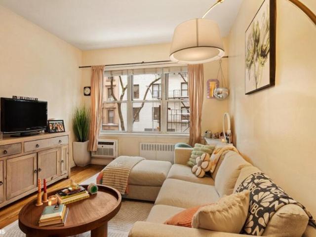 Apartment for sale in Arverne, New York