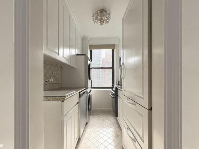 Apartment for sale in Arverne, New York