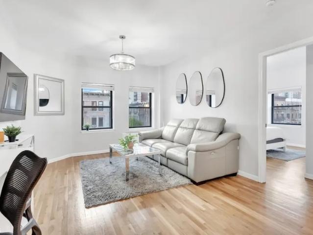 Apartment for sale in Arverne, New York