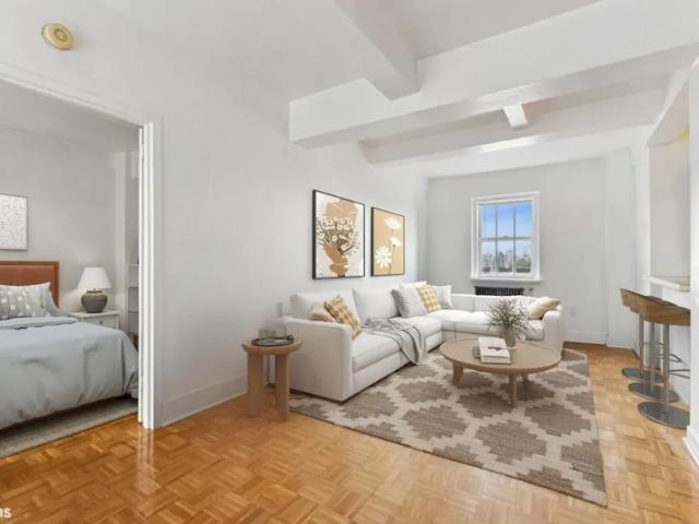 Apartment for sale in Arverne, New York