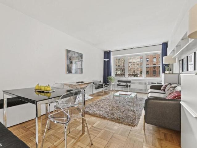 Apartment for sale in Arverne, New York